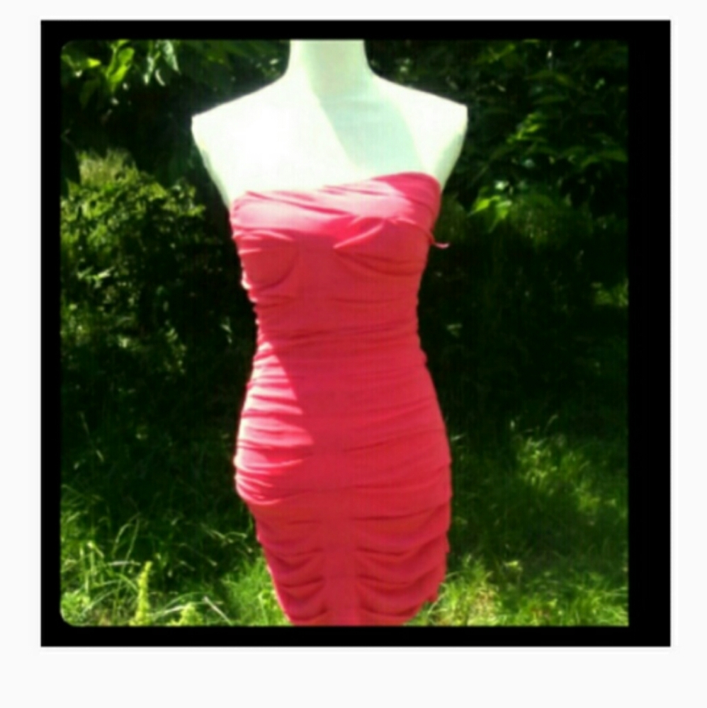NWOT! Peach colored bodycon mini dress